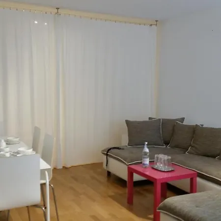 Familienfreundliche Am Park Apartment Würzburg